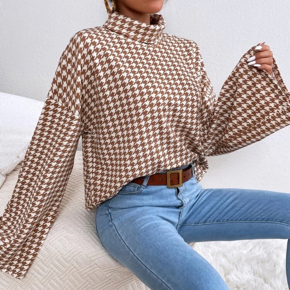 Never worn SHEIN Houndstooth Print Drop Shoulder Tee